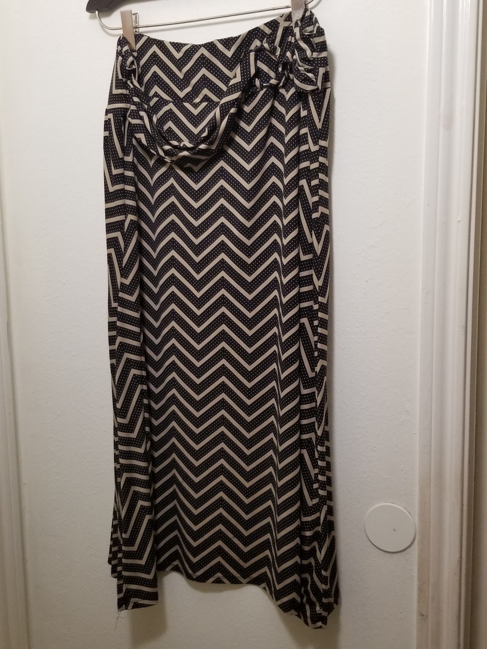 Robert Louis Women's 3X Black and Tan Chevron Maxi Skirt